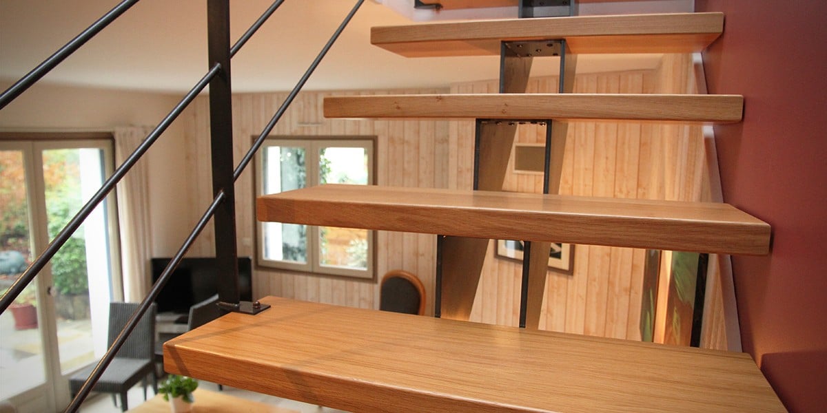 Escalier mixte réalisé en bois et métal