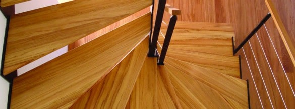 Escalier tournant en bois réalisé par Steel Metal